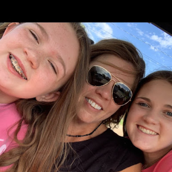 Meet your Posher, Michaela - Picture 1 of 1